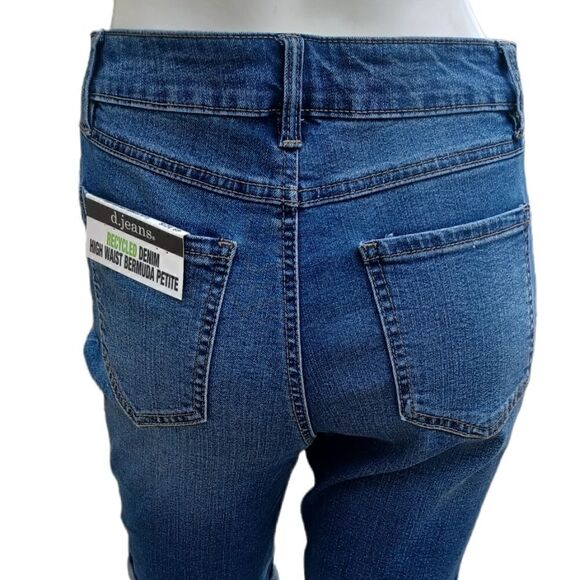 602430.....d.Jeans High Waist Bermuda Shorts Size 6P, W27, 8 1/2"Inseam 9"Rise - Picture 5 of 6